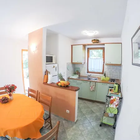 Irena Punta Skala Petrcane