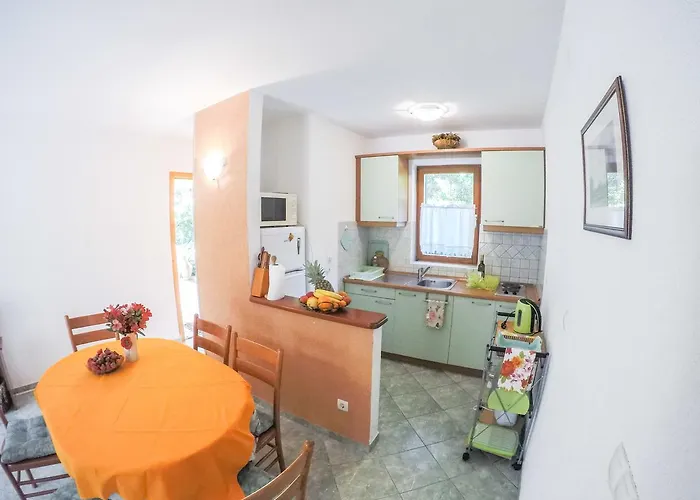 Irena Punta Skala Petrčane