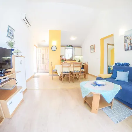 Irena Punta Skala Apartament *