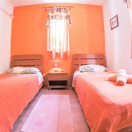 Irena Punta Skala * Petrčane