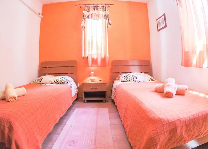 Irena Punta Skala * Петрчане